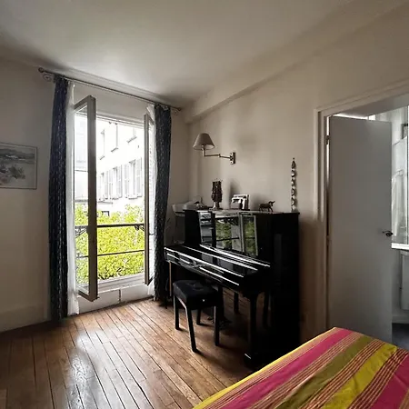 Beautiful Bright T2 On Courtyard Apartamento París